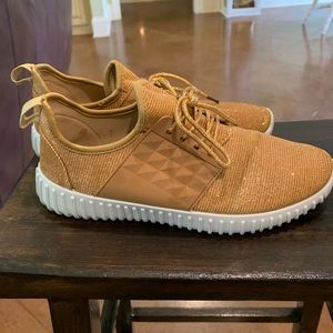 Gold sparkle tennis shoes